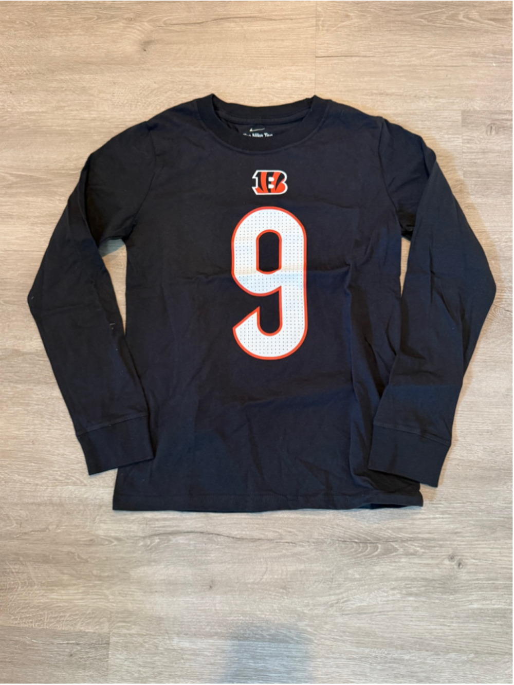 Boys Nike Cincinnati Bengals Joe Burrow Long Sleeve Tee Black Orange Size M